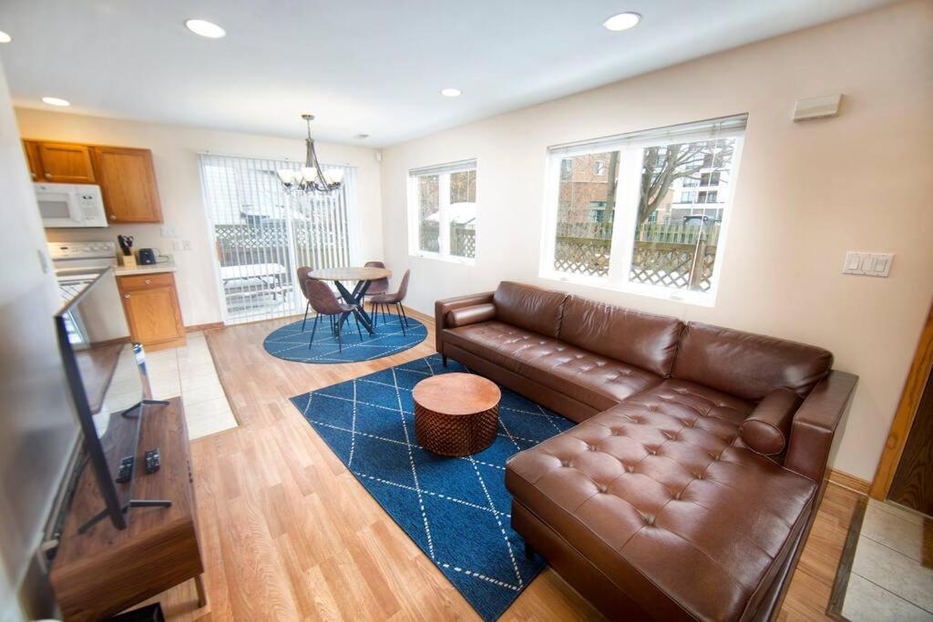 Tucked Away Off Brady - 4 Beds Apartment Milwaukee Ngoại thất bức ảnh