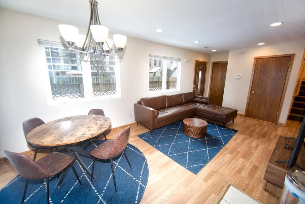 Tucked Away Off Brady - 4 Beds Apartment Milwaukee Ngoại thất bức ảnh