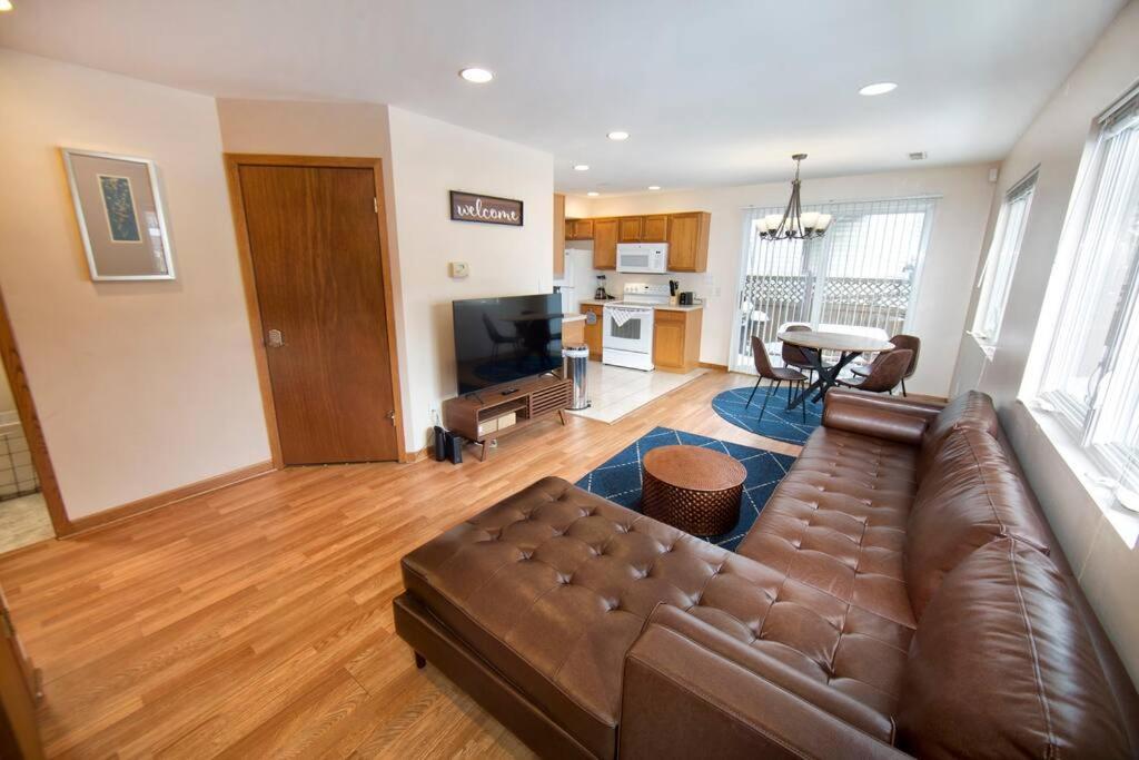 Tucked Away Off Brady - 4 Beds Apartment Milwaukee Ngoại thất bức ảnh