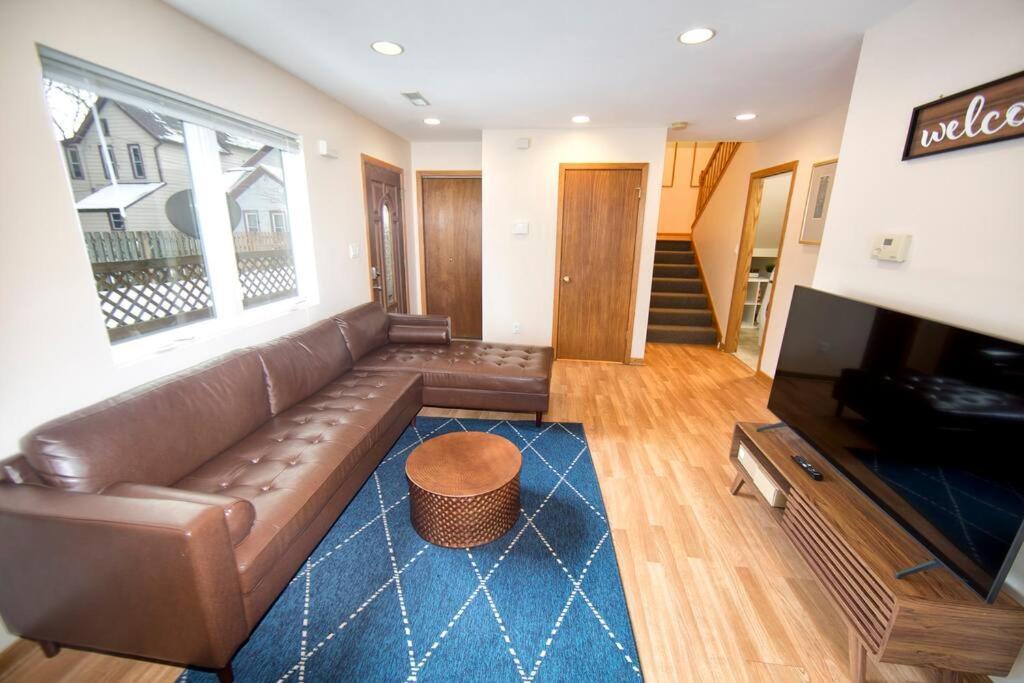 Tucked Away Off Brady - 4 Beds Apartment Milwaukee Ngoại thất bức ảnh