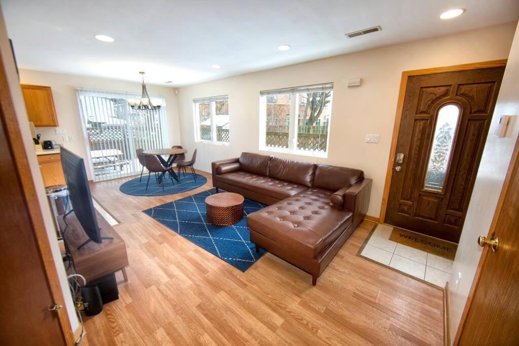 Tucked Away Off Brady - 4 Beds Apartment Milwaukee Ngoại thất bức ảnh